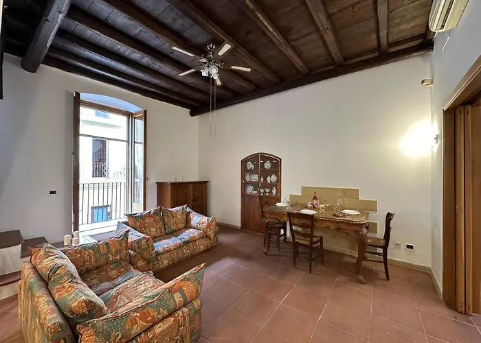 Dimora Ester - Vecchia & Castle View バーリ